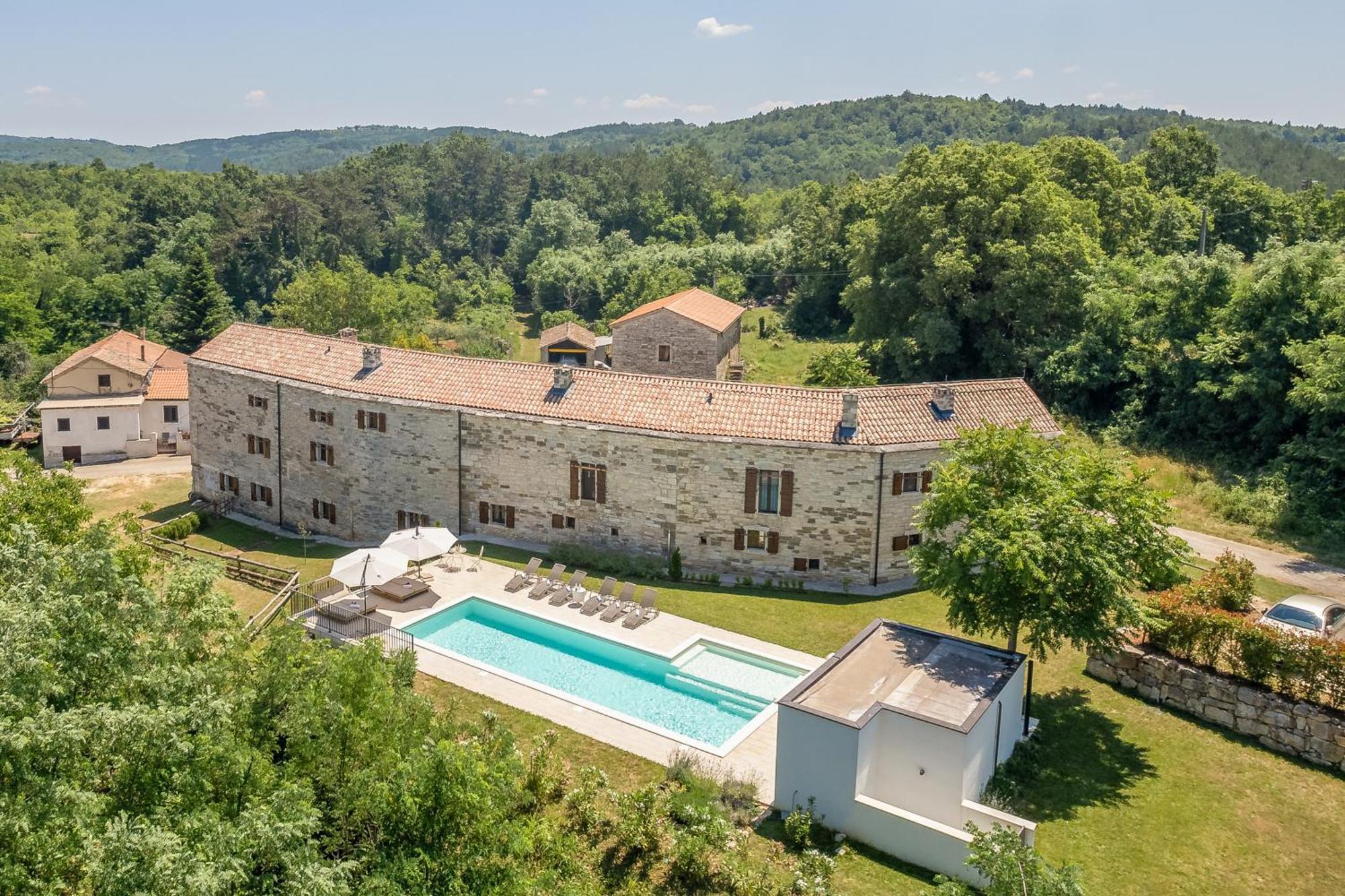 Villas Martincici With Large Pool Grožnjan Dış mekan fotoğraf