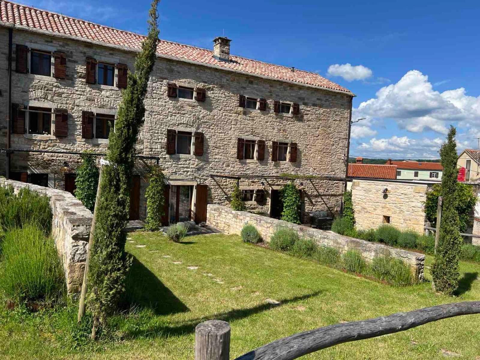 Villas Martincici With Large Pool Grožnjan Dış mekan fotoğraf