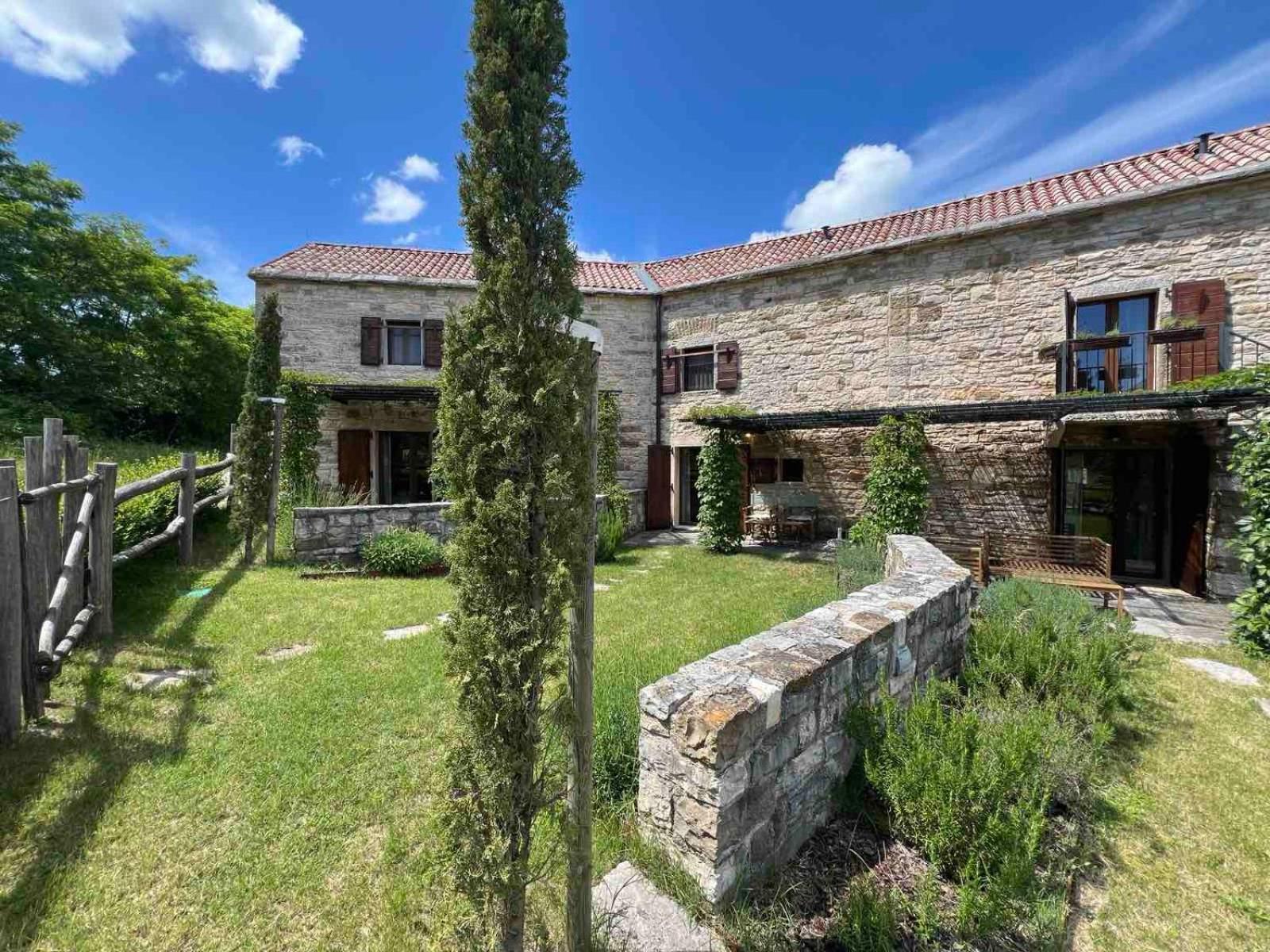 Villas Martincici With Large Pool Grožnjan Dış mekan fotoğraf