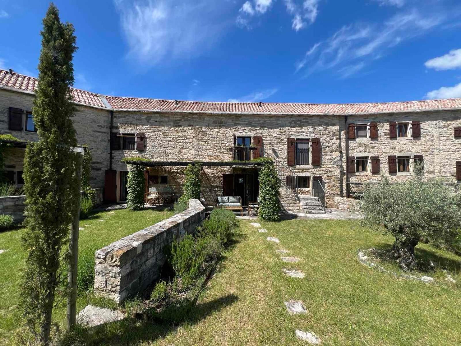 Villas Martincici With Large Pool Grožnjan Dış mekan fotoğraf