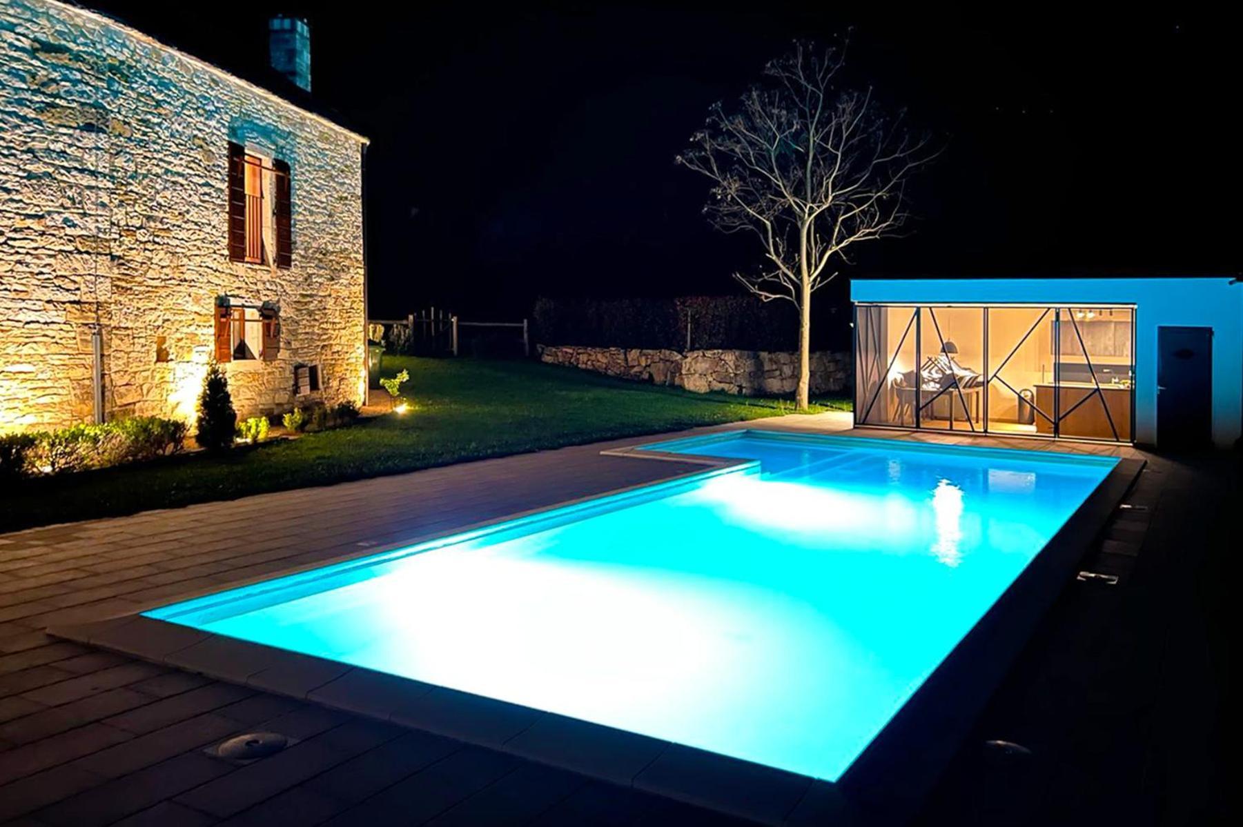 Villas Martincici With Large Pool Grožnjan Dış mekan fotoğraf