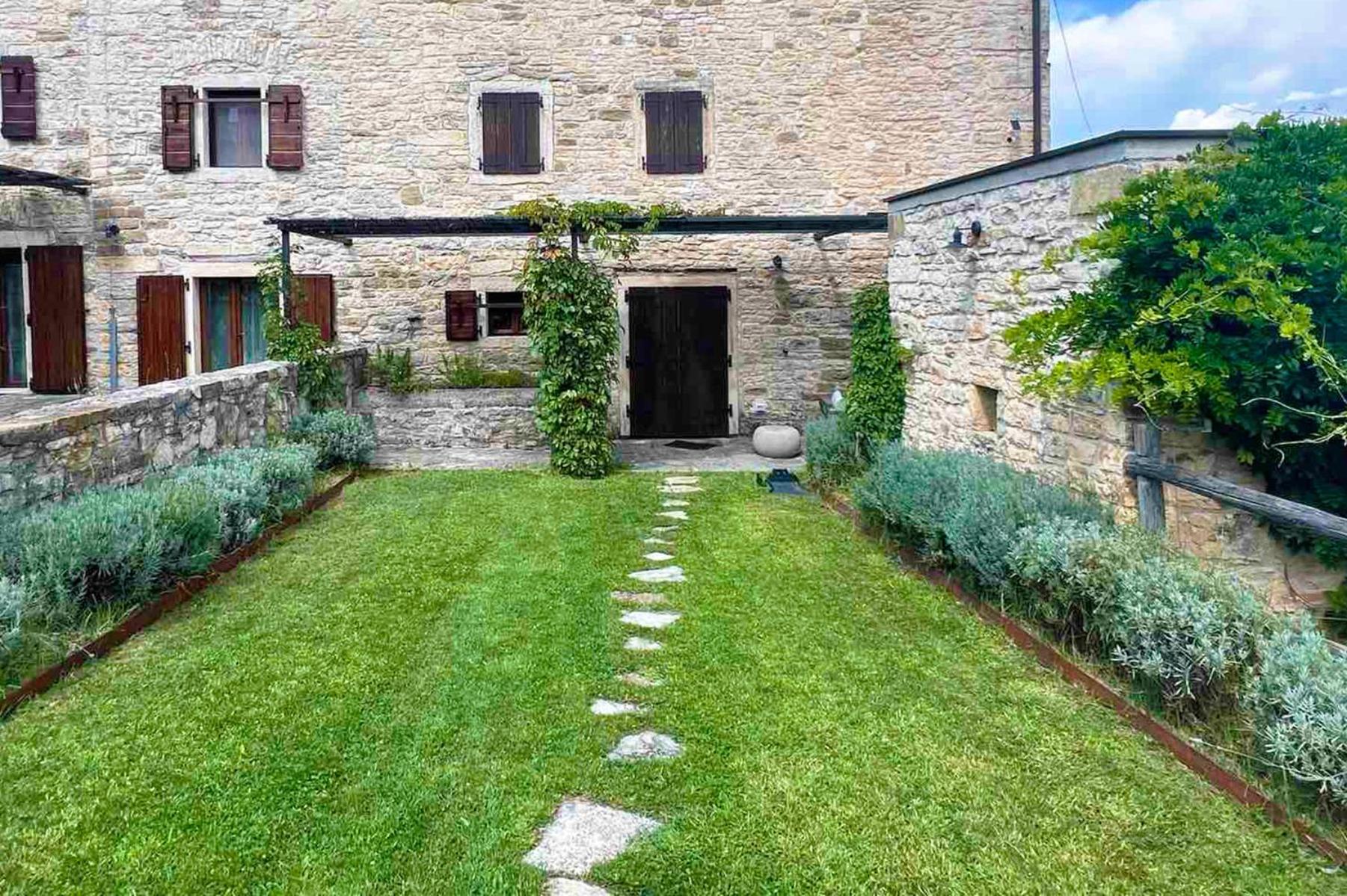 Villas Martincici With Large Pool Grožnjan Dış mekan fotoğraf